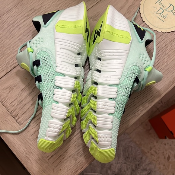NWT: Nike Men's size 10 Free Metcon 4 workout shoes in Mint Foam/ Barely Green - Picture 5 of 7